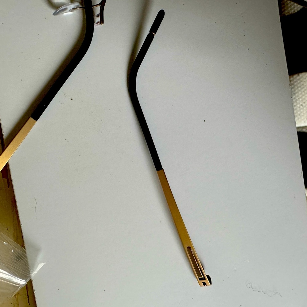 Silhouette glasses chassis matte gold and black